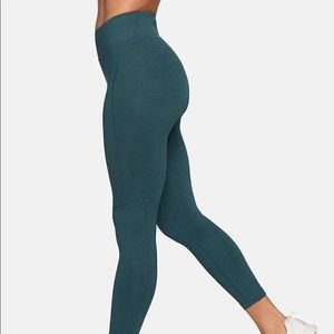 Outdoor Voices 3/4 Leggings in “Evergreen” size XS